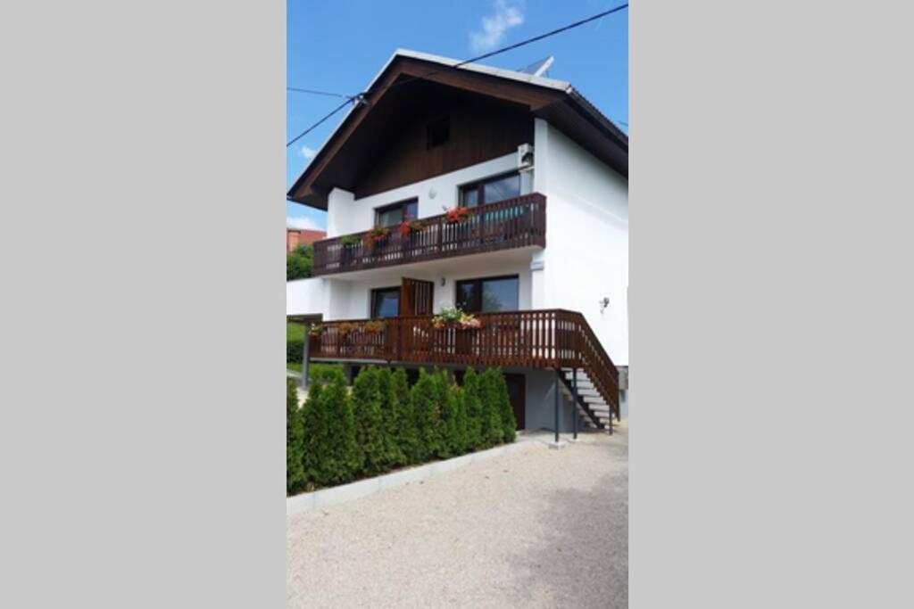Jt Apartma *